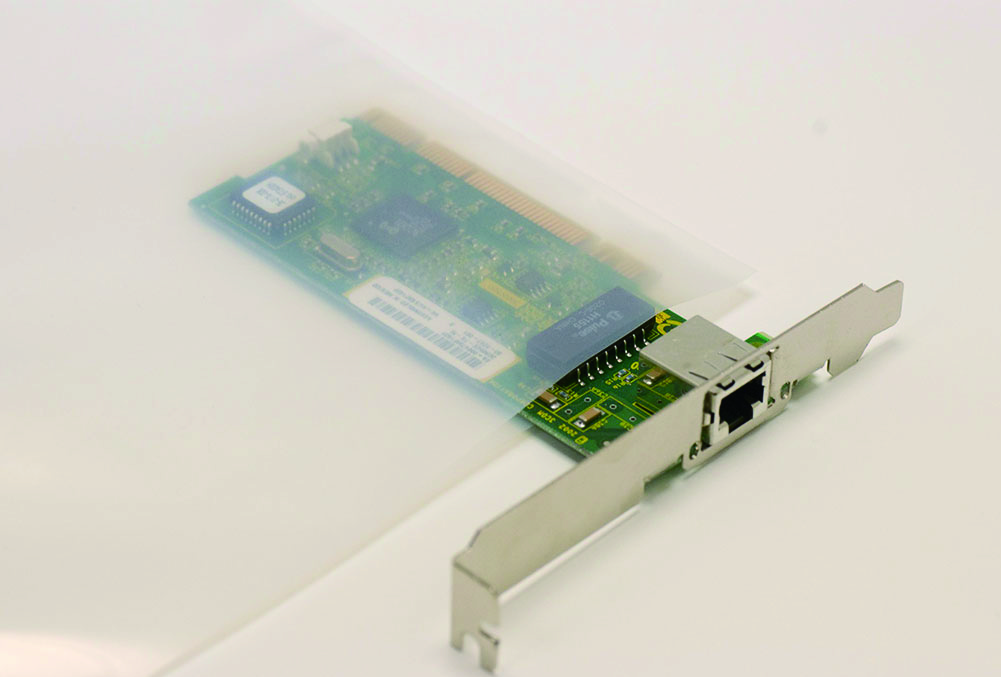電子介面卡裝入透明 VCI 抗氧化防鏽袋