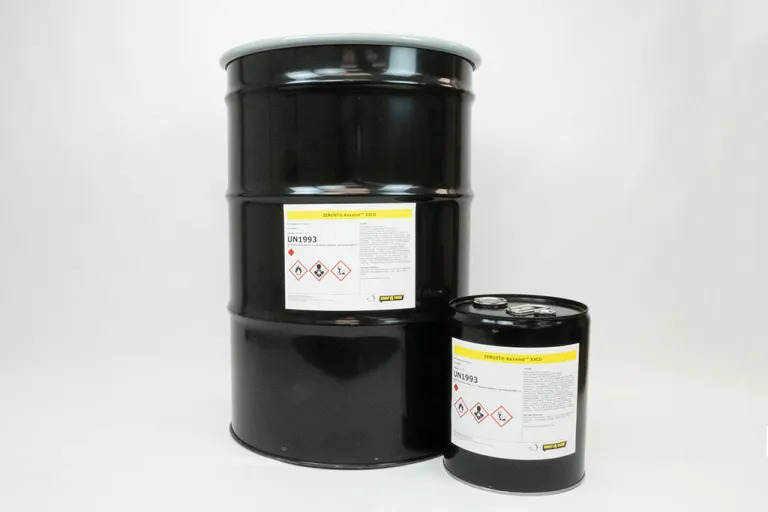 Axxanol 33CD 黑色大桶與小桶防鏽液包裝